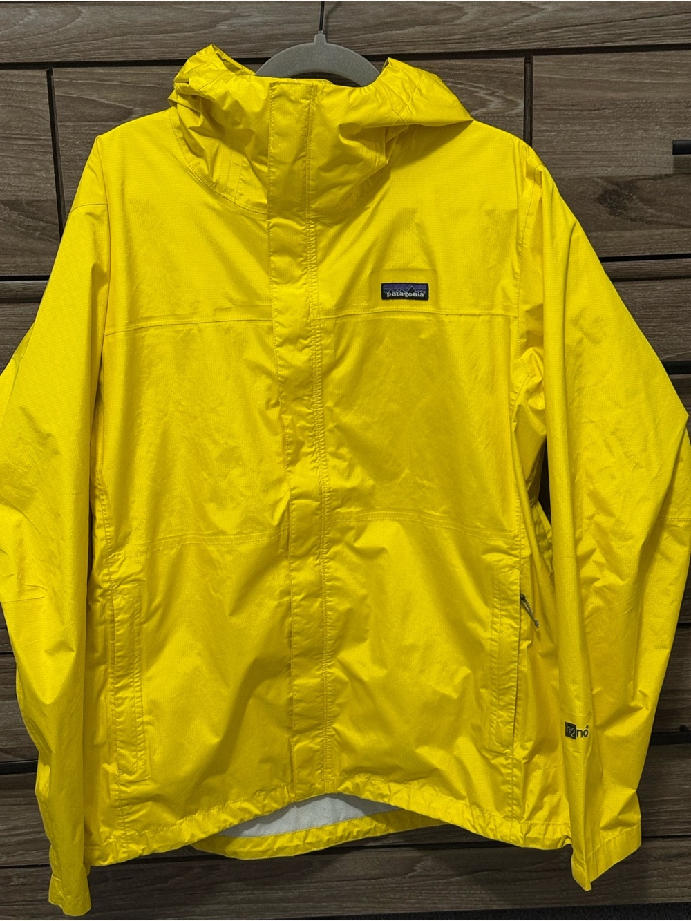 Patagonia Torrentshell Jacket Size XL Yellow